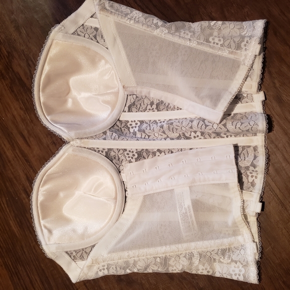 Lace push-up corset bra - Picture 4 of 7